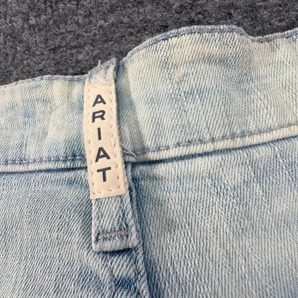 Ariat REAL Denim High Rise Distressed Frayed Jean Shorts Medium Wash Size 33 NEW
